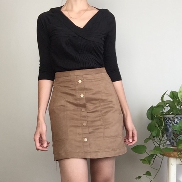🌟 3 for $12 • H&M • faux suede button-down mini skirt - Picture 6 of 8